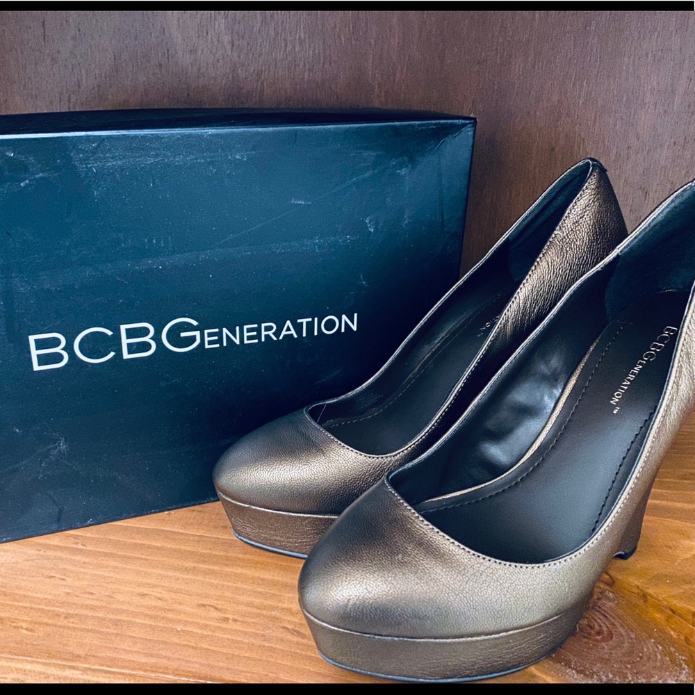 ✅Brand New: BCBGenration Wedge Heel👠